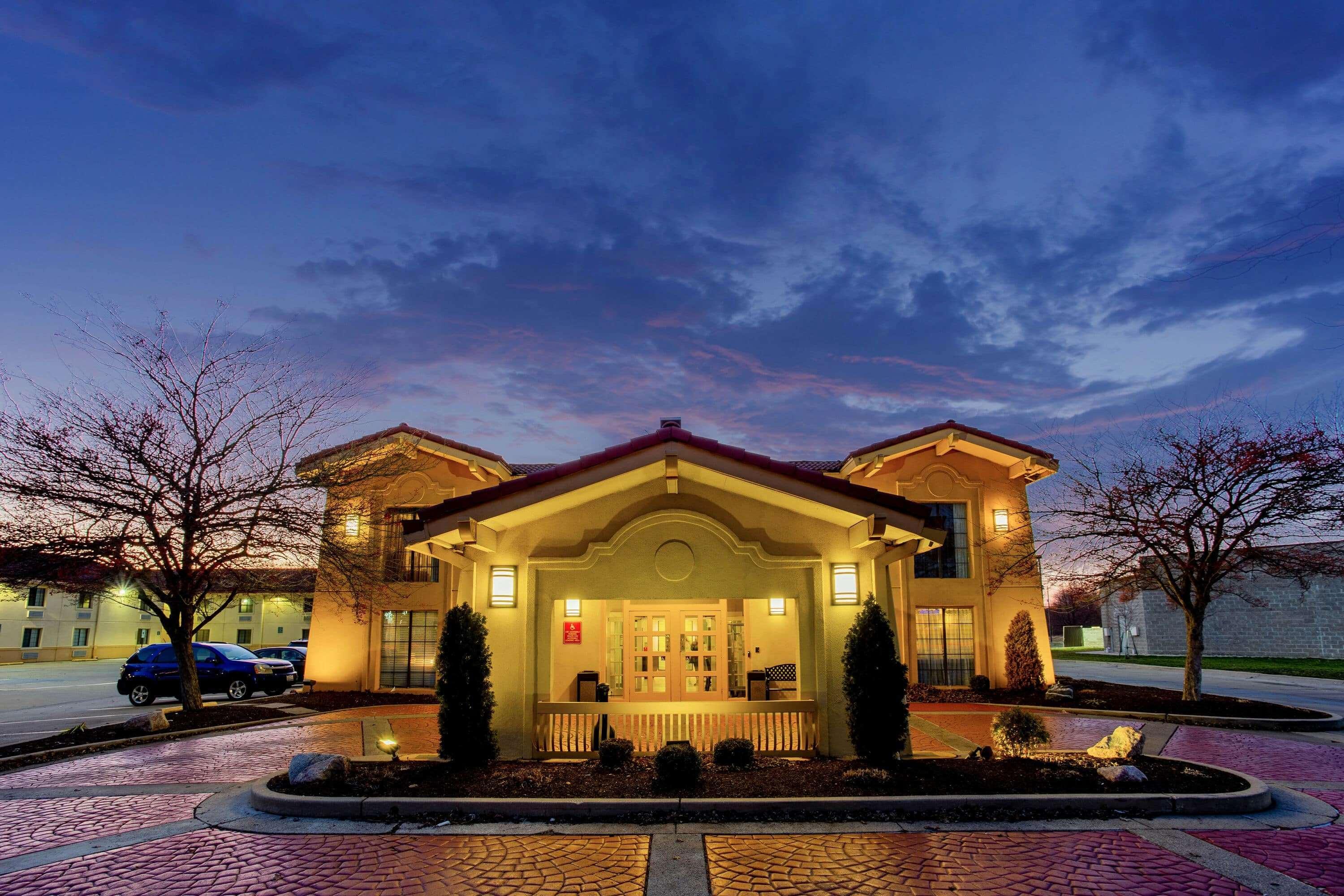 La Quinta Inn By Wyndham Шампейн Екстериор снимка